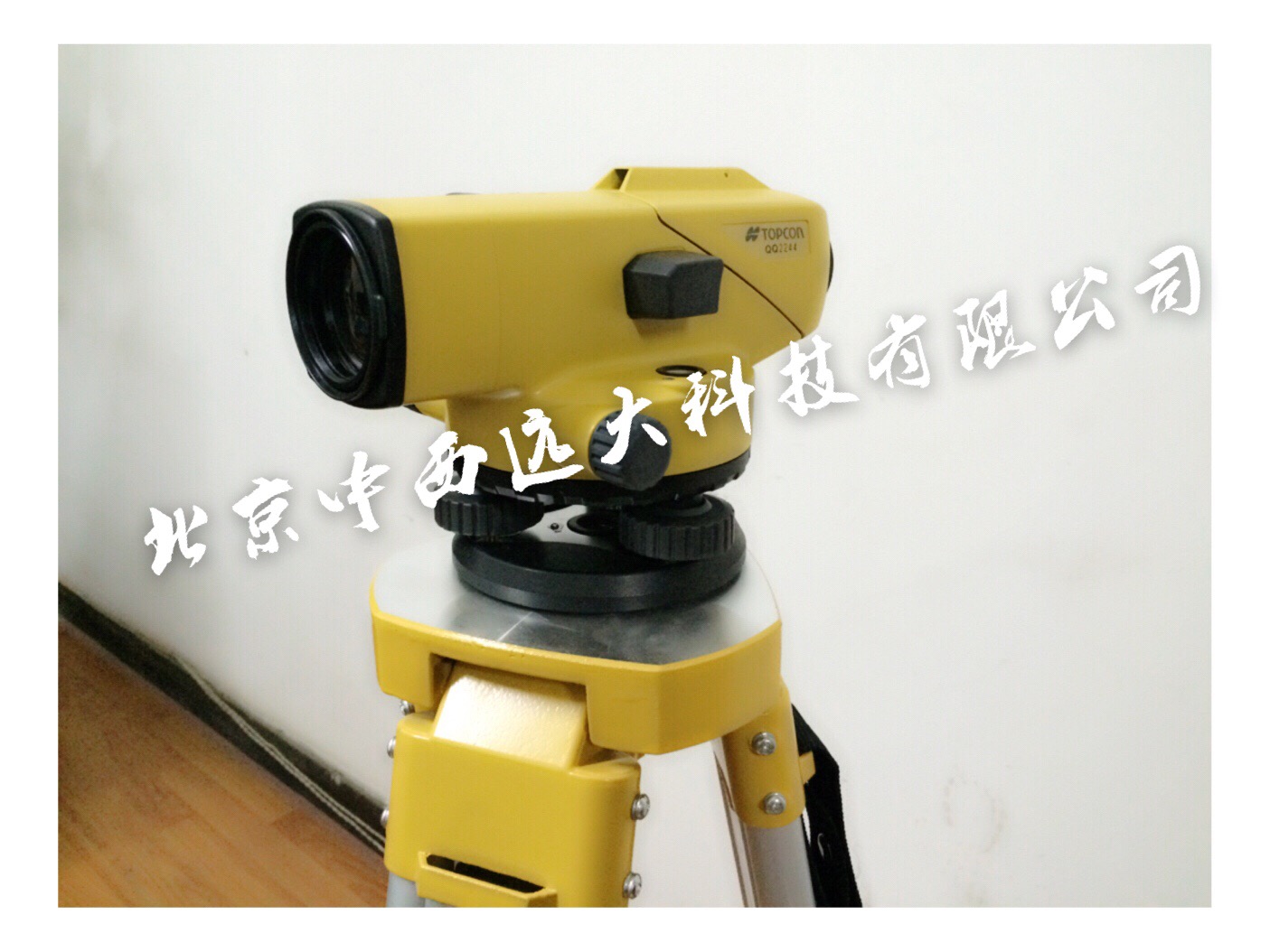 自动安平水准仪