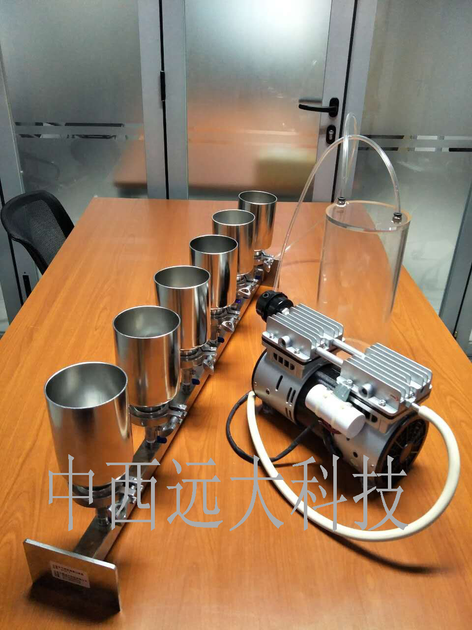 六联全不锈钢溶液过滤器/实验室过滤器/薄膜过滤器/不锈钢过滤器（普通型，带进口泵和集液瓶） 型号:BGL-6库号：M192194