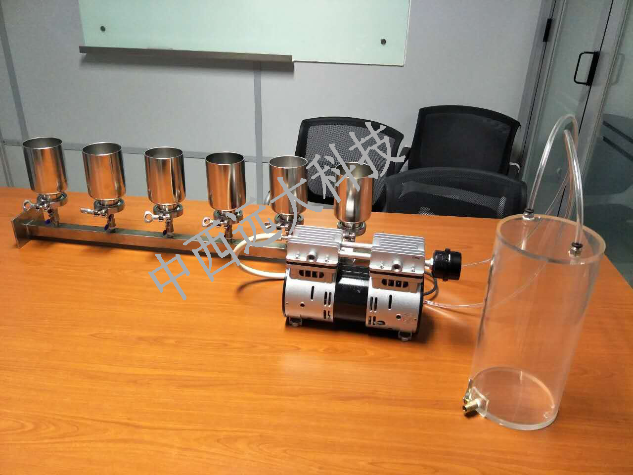 六联全不锈钢溶液过滤器/实验室过滤器/薄膜过滤器/不锈钢过滤器（普通型，带进口泵和集液瓶） 型号:BGL-6