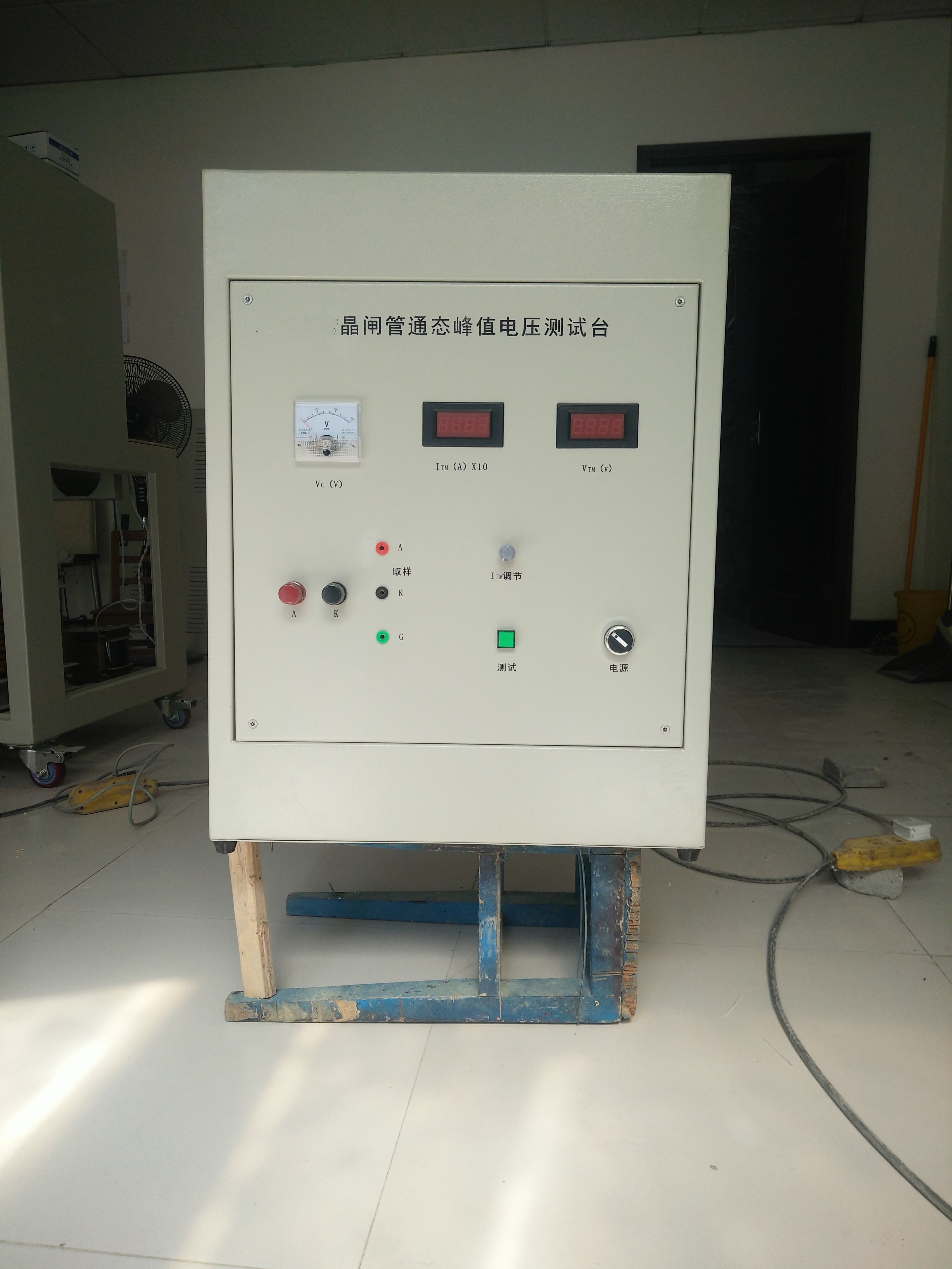 晶闸管、整流二极管通态峰值电压测试台4500A 型号:D389846 库号：D389846