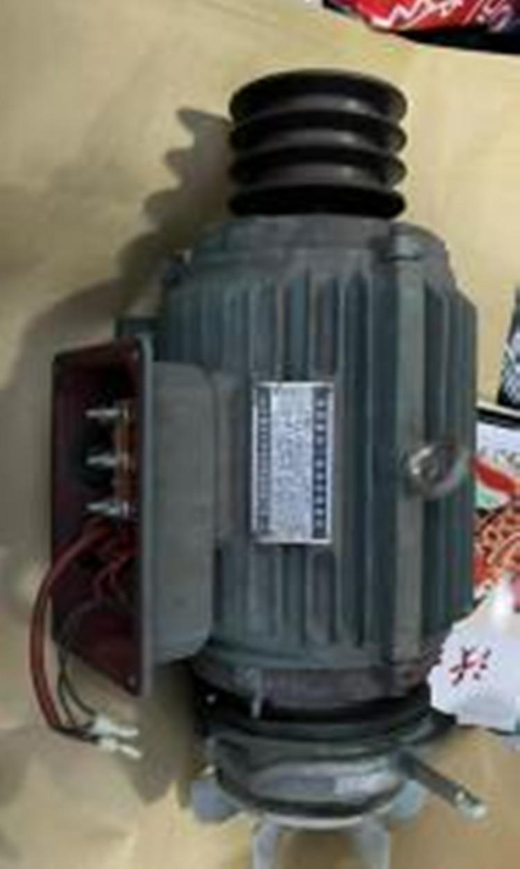 电磁制动三相异步电动机 型号:Y2EJ100L1-4-2.2KW 库号：D403664