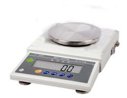 电子天平（1200g/0.1g）交直流两用，液晶显示 型号:M45327库号：M45327