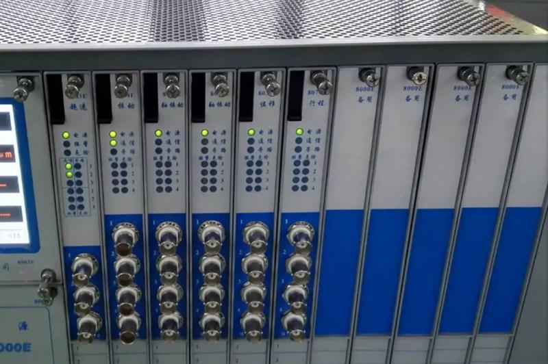 xdg2202-a2-b6-c1-d2-e1-f2振动传感器