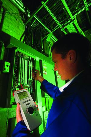 手持式通用电气参数测试仪 型号:M216702