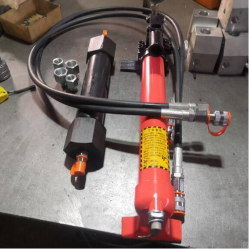 手动液压泵（中西器材）型号:ZXZZQ-70mpa-B3T1库号：M412008