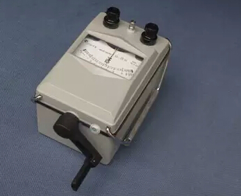 手摇式兆欧表 型号ZC11D-5库号：M254439 